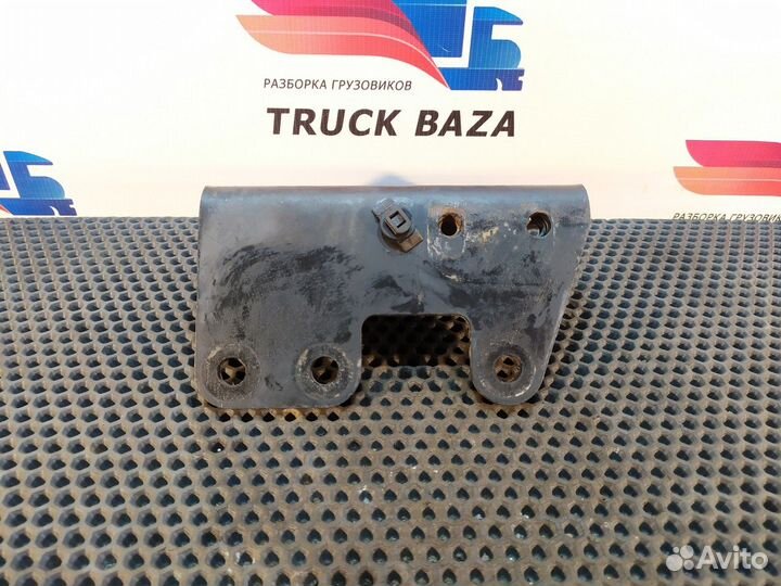 Кронштейн бампера правый камаз 5490