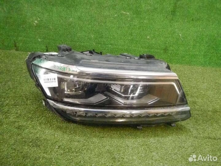 Фара правая Volkswagen Tiguan