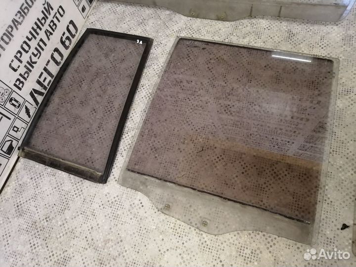 Стекло двери для Mitsubishi Pajero / Montero 2