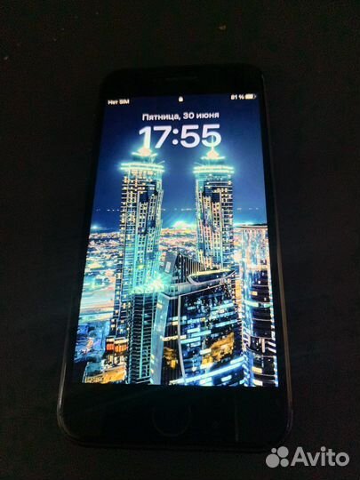 Телефон iPhone 8