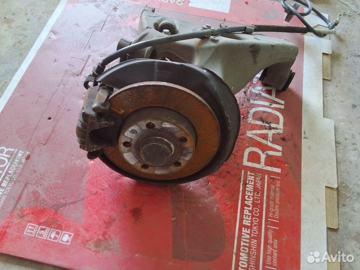 Ступица Audi A4 avant 8E (Заднее Левое)