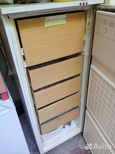 Морозилтна камера Stinol