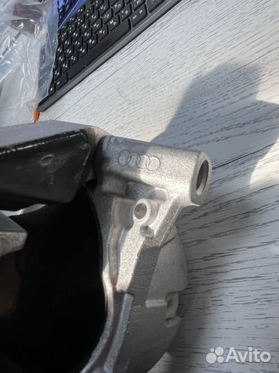 Опора двигателя Audi A6 C7 3.0 TDI 2011-2018