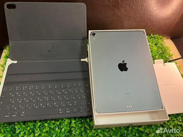 iPad pro 11 2018 256gb wifi + smart keaboard folio