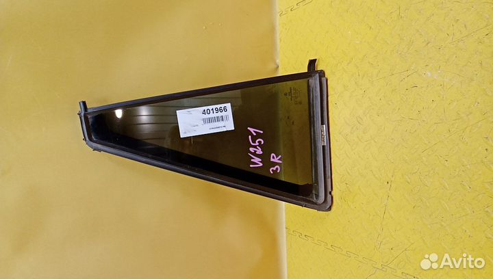 Стекло двери задней правой (форточка) W251 R-klass