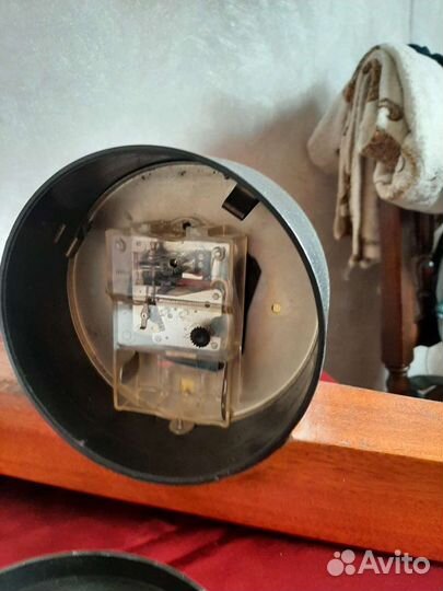 Часы на батарейке торг уместен