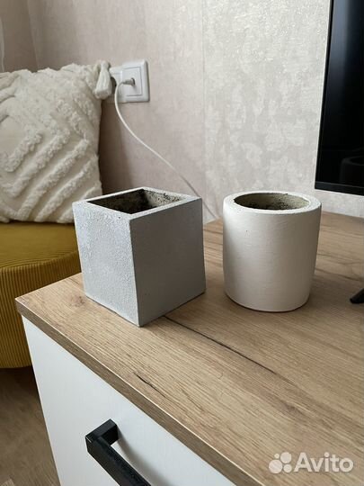 Цветочные горшки из бетона 2 шт (белый и серый)