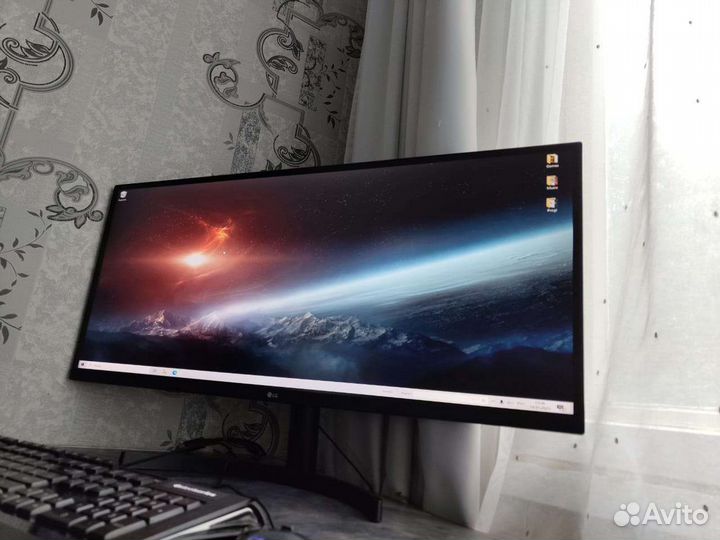 Монитор LG 34