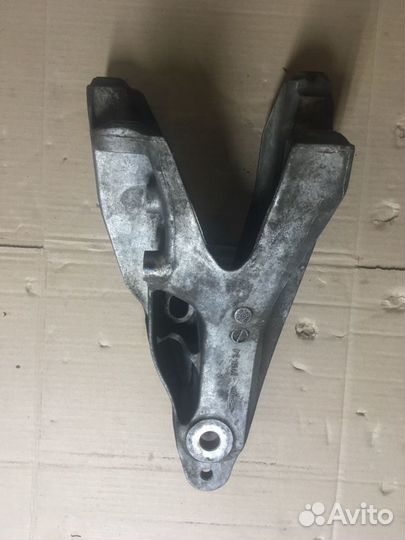 Опора двигателя Volkswagen T5