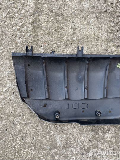 Декоративная крышка двигателя Mercedes 210 OM612