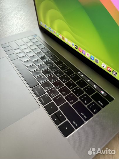 Macbook Pro 15 2018 A1990 16gb 256gb