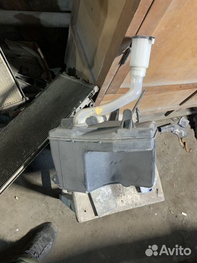 Бачок омывателя на марк