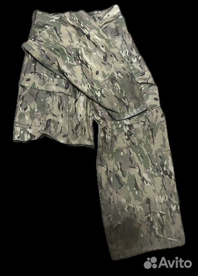 Широкие камуфляжные штаны