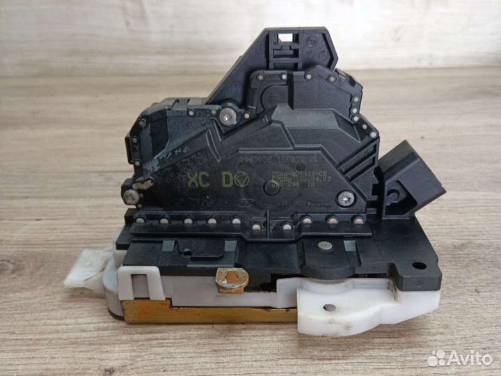 Замок двери задней правой ford focus 1