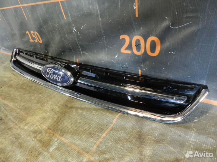 Решетка радиатора - Ford Kuga