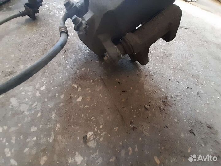 Супорт передний Chrysler 300c