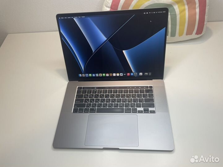 Apple macbook pro 16 2019 i9 32gb отличный