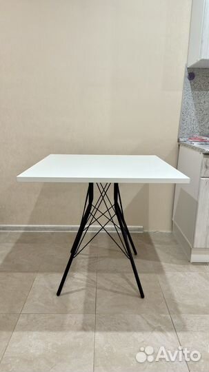 Кухонный стол