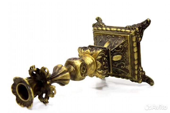 Старинный подсвечник