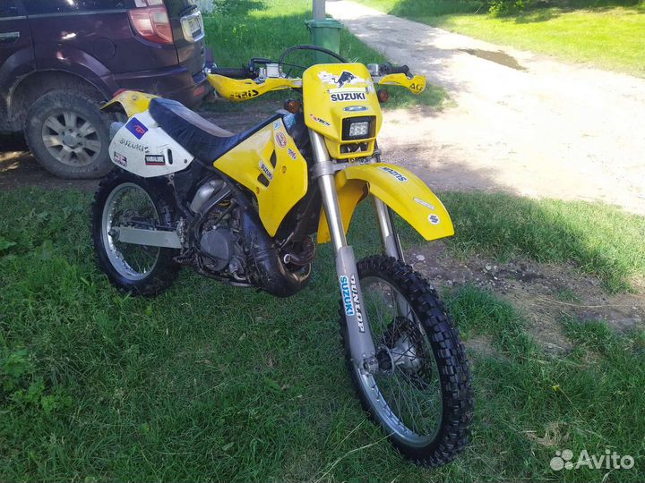Suzuki RMX 250s