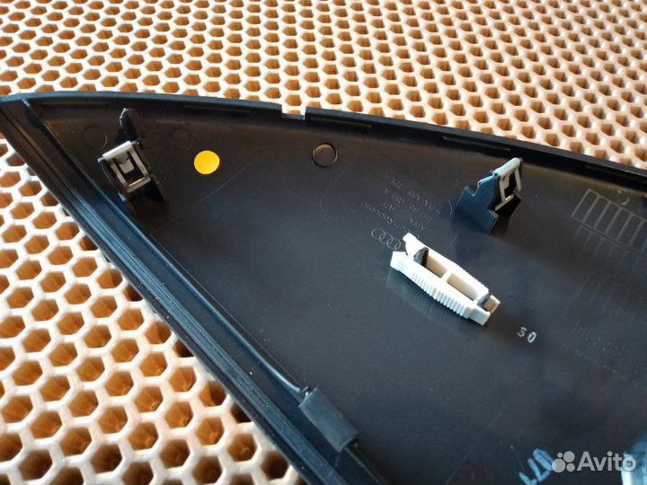 Накладка на торпедо левая Audi A8 D4 long 4.2 cdra