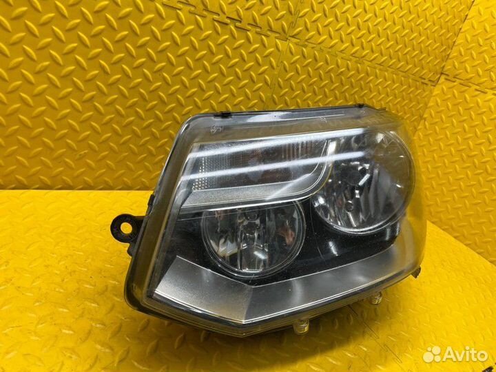 Фара левая Volkswagen Multivan 2011