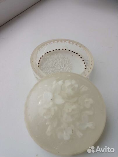 Шкатулка-пудренница