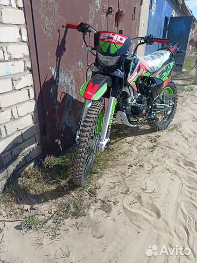 Мотоцикл эндуро