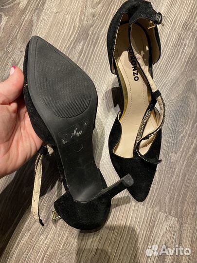 Чёрные бархатные туфли с цепочкой