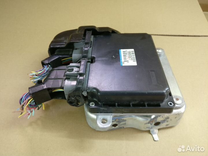 1860C677 Mitsubishi ASX блок управления двигателем