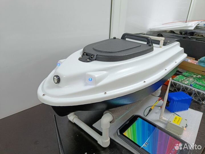 Прикормочный кораблик с gps + Эхолот raymarine