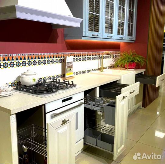 Кухня готовая новая