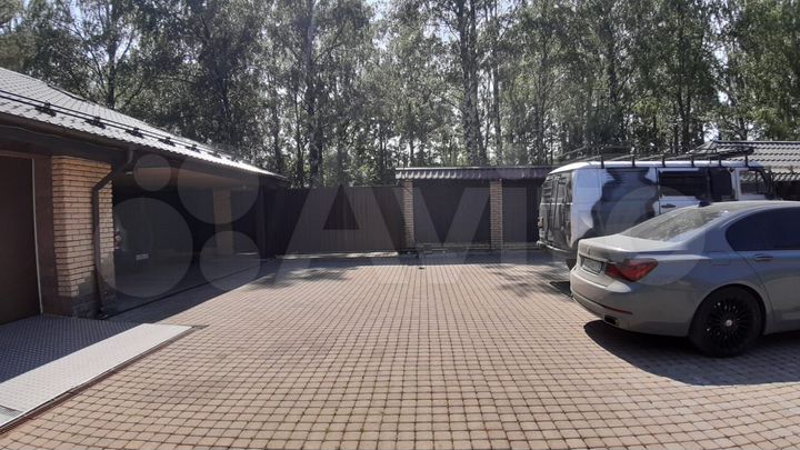 Дом 288 м² на участке 15 сот.