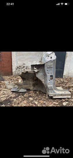 Передняя левая четверть hyundai ix35