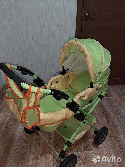 Коляска для кукол