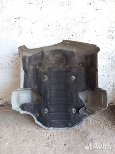 Дикаративная накладка двигателя Bmw N62