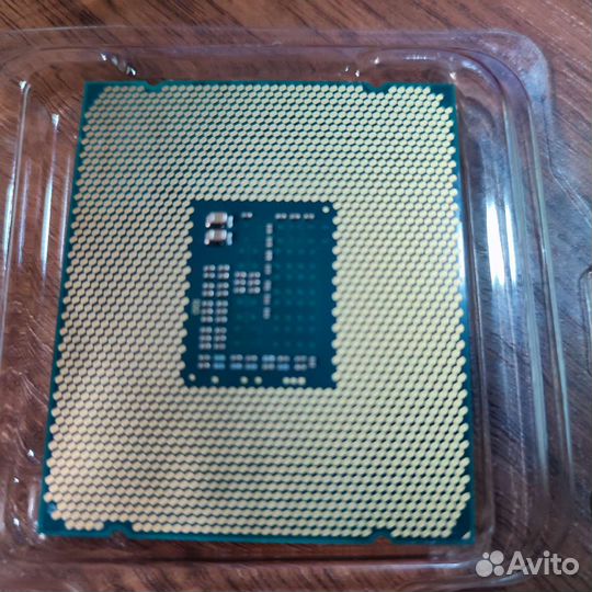 Процессор Intel Xeon E5-2640v3