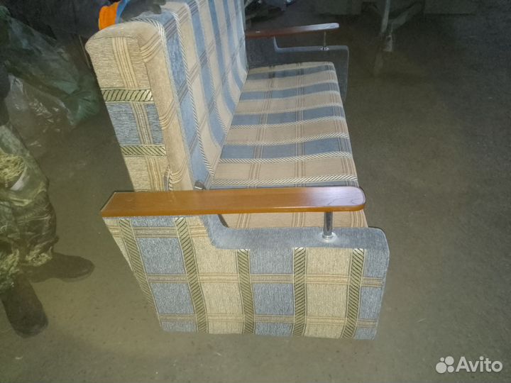 Диван книжка