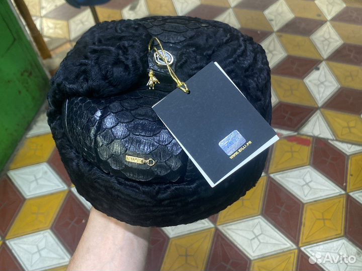 Каракуль с питоном зилли