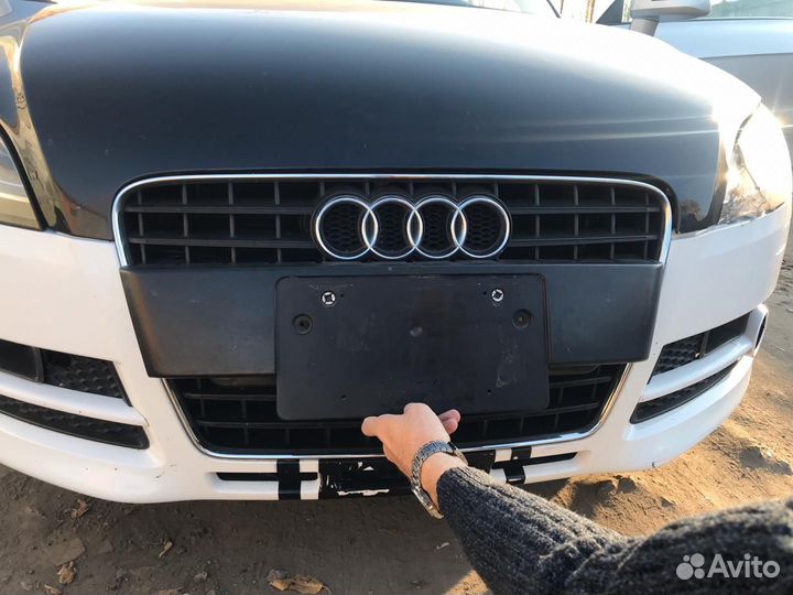 Накладка на радиаторную решетку на Audi TT 8j