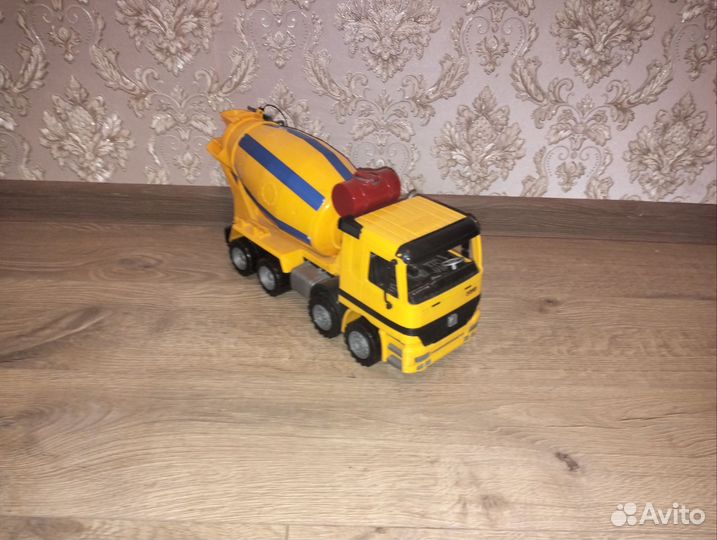 Игрушка грузовик