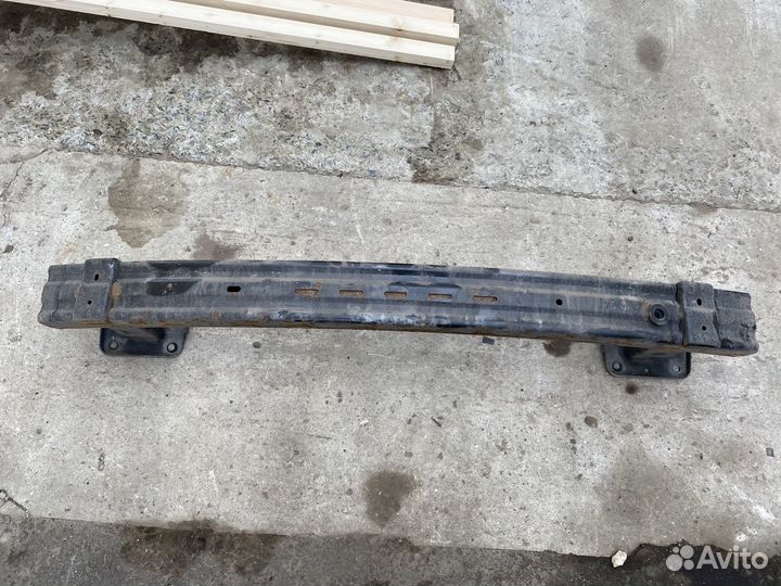 Усилитель заднего бампера Ford Kuga 2