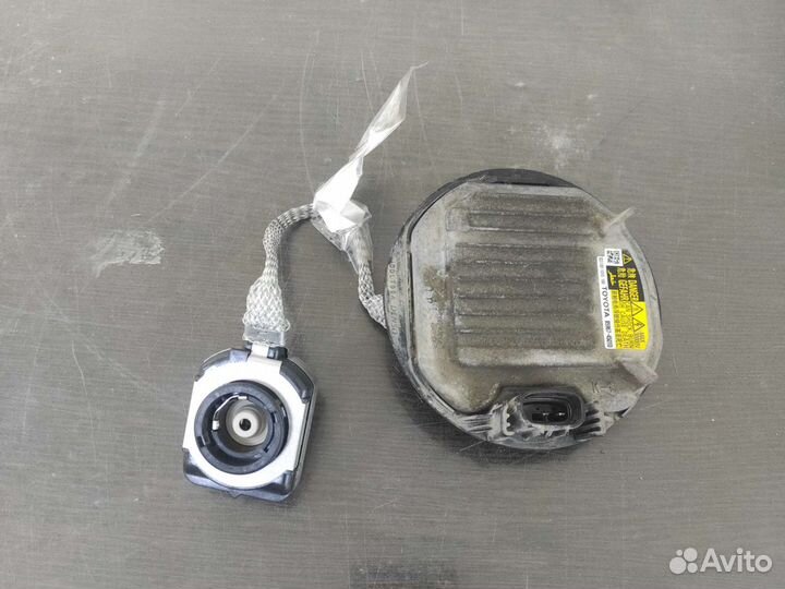 Блок ксенона Toyota Land Cruiser 200 2007-2015