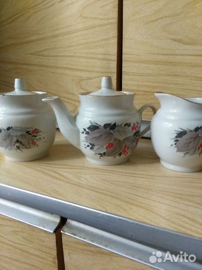 Заварочный чайник, молочник, сахарница