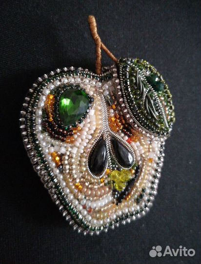 Брошь Яблоко