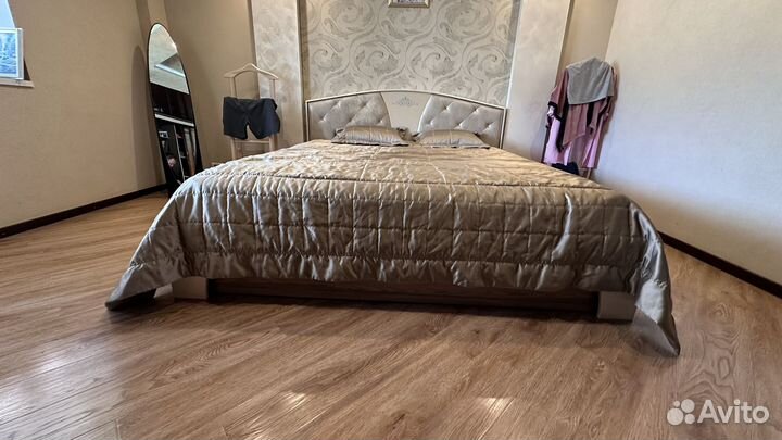 Кровать 200Х180 без матраса