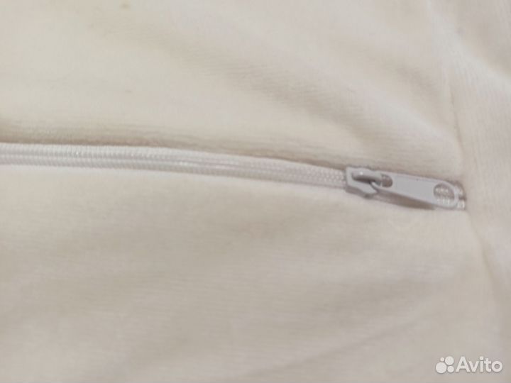 Подушка детская из латекса в велюровом чехле