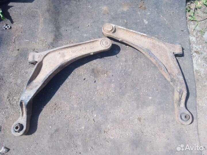 Рычаг передний Mitsubishi RVR n74