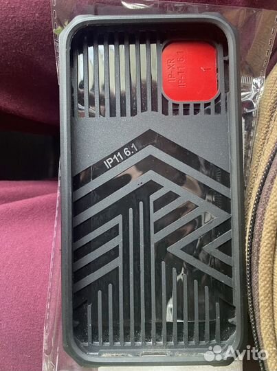 Чехол на iPhone 11