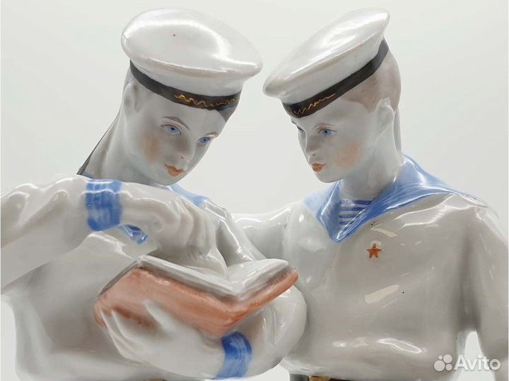 Фарфоровые статуэтки лфз 'Морячки'